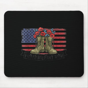 Stolze Militär-Mama-Flaggenstiefel Floral Patrioti Mousepad
