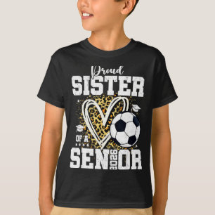 Stolze Schwester eines 2026 Senior Soccer Absolven T-Shirt