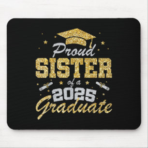 Stolze Schwester eines Absolventen der Abschlusskl Mousepad