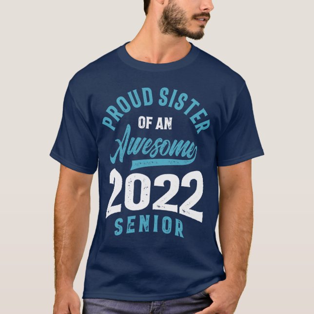 Stolze Schwester eines Phantastischen Abschlusses  T-Shirt (Vorderseite)