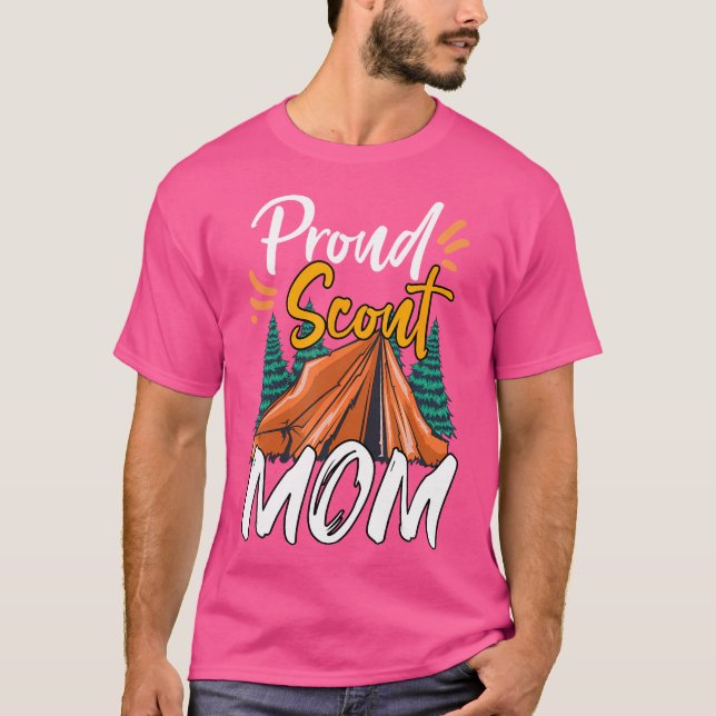 Stolze Scout-Mama, die das Leader Cub-Camping ausf T-Shirt (Vorderseite)