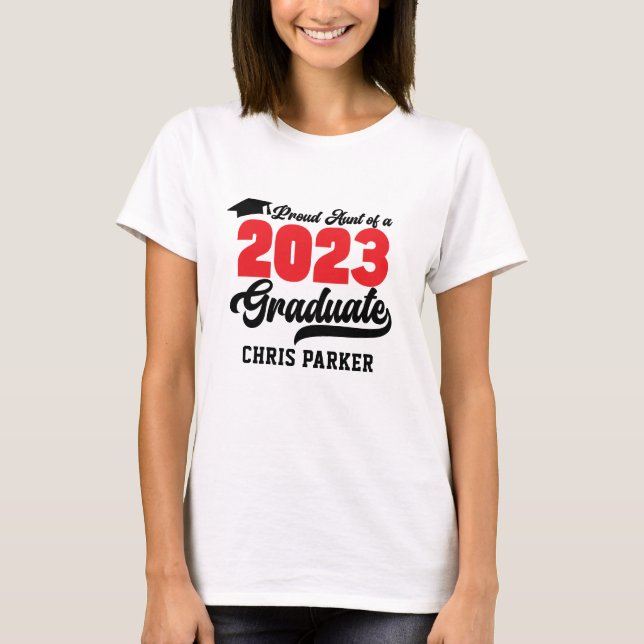 Stolze Tante eines 2023 Graduate Red Bold Script T-Shirt (Vorderseite)