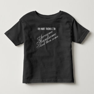 Stolze Tante mit hübschem Neffen Kleinkind T-shirt