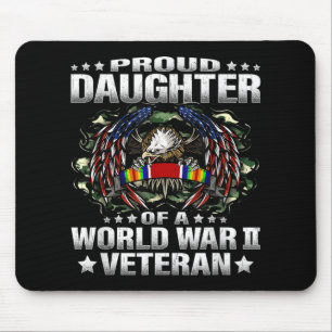 Stolze Tochter eines Veteranen-Militärs im Zweiten Mousepad