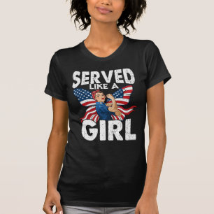 Stolze weibliche Veteraninnen leisteten Dienst wie T-Shirt
