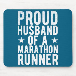 Stolzer Ehemann Marathonläufer Frau Illustration Mousepad