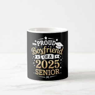 Stolzer Freund eines 2025-Absolventen Abschluss Kaffeetasse