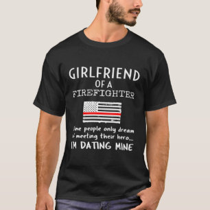 Stolzer Freund eines Feuerwehrmanns dünne rote Lin T-Shirt