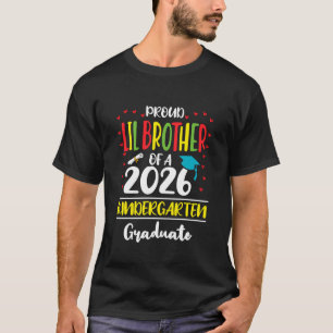 Stolzer kleiner Bruder eines Kindergartenabsolvent T-Shirt
