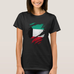 Stolzer kuwaitischer zerrissener Kuwait-Flagge T-Shirt