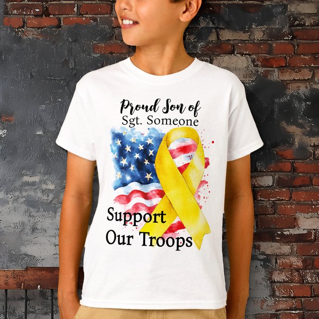 Stolzer Sohn eines Helden-Kinder T-Shirt (Support Our Troops.  Proud Son of... Boy's T-shirt. US flag.  Yellow awareness ribbon.)
