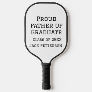 Stolzer Vater der Graduiertenklasse von 20XX fügen Pickleball Schläger