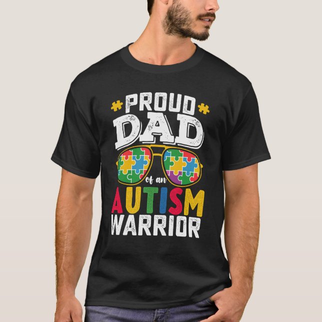 Stolzer Vater einer Familie eines Autismus Krieger T-Shirt (Vorderseite)