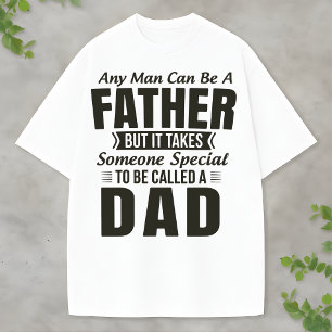 Stolzer Vater Typografie-Design – Familiäre Liebe  T-Shirt