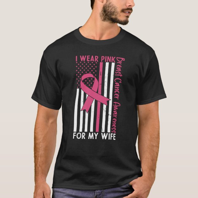 Stolzes Ehemann einer Brustkrebs-Krieger-Ehefrau T-Shirt (Vorderseite)