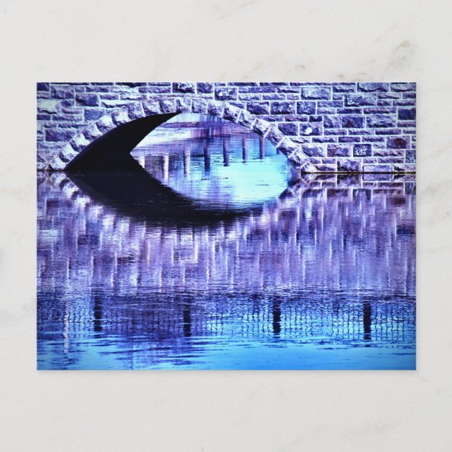 Stone Arch Bridge Wasser Reflektionen Blauer Himme Postkarte (Vorderseite)