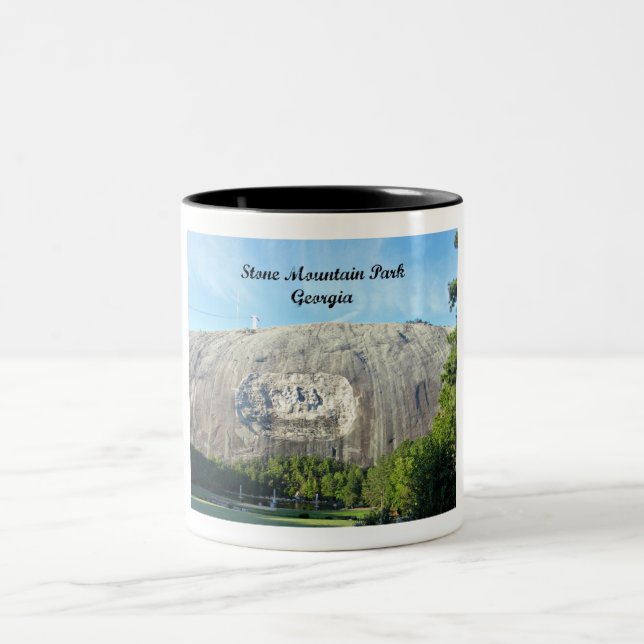 Stone Mountain Park, Georgia Zweifarbige Tasse (Mittel)