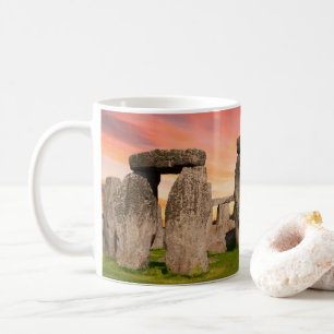 Stonehenge à la tasse de coucher du soleil