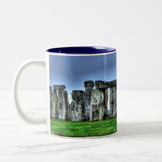 Stonehenge Celtic Stehend Stones in Großbritannien Zweifarbige Tasse (Links)