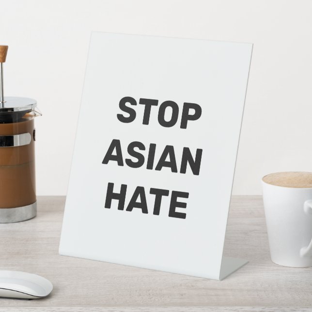 Stop Asian Hate, panneau de piédestal noir blanc (In SItu)