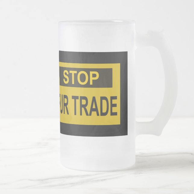 Stopp Femtrade Zeichen gelb Mattglas Bierglas (Rechts)