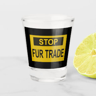 Stopp Femtrade Zeichen gelb Schnapsglas