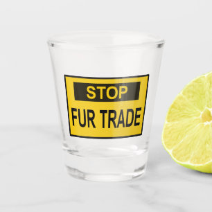 Stopp Femtrade Zeichen gelb Schnapsglas