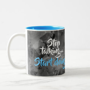 Stoppen Sie, den Anfang zu sprechen, der Zweifarbige Tasse