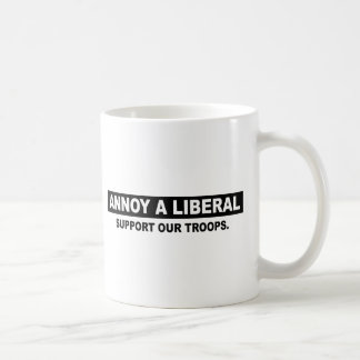 STÖREN SIE EINEN LIBERALEN. STÜTZEN SIE UNSERE KAFFEETASSE