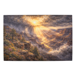 Strahlender Horizont: Sturmwolken über dem Canyon