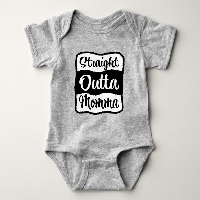 Straight Outta Momma Typografie Baby Strampler (Vorderseite)