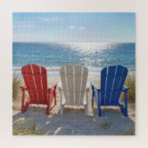 Strand-Adirondackstühle in patriotischen Farben