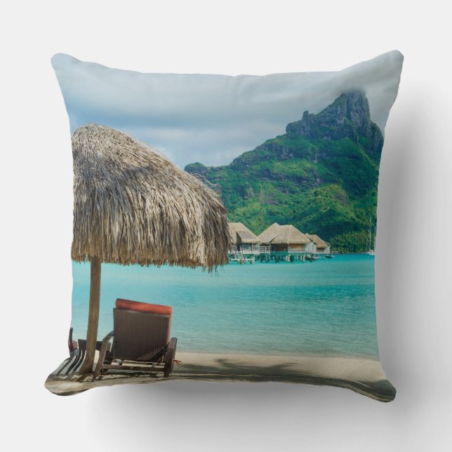 Strand auf Bora Bora Wurfskissen Kissen (Vorderseite)