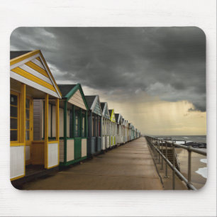 Strand-Hütten in einem Sommer-Sturm   Southwold Mousepad