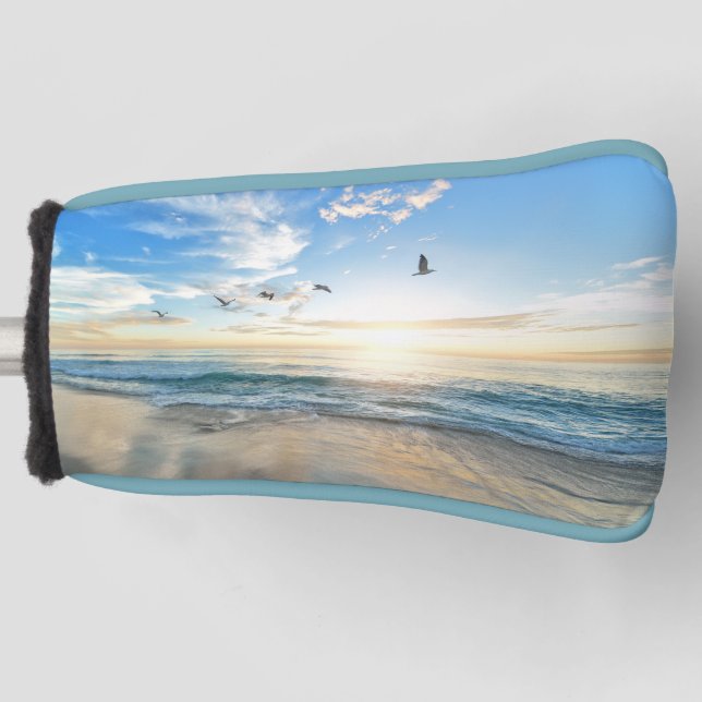 Strand mit Vögeln, die über dem Wasser Putter Golf Headcover (Vorderseite)