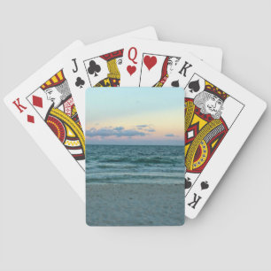 Strand themenorientiert, ein Strand mit weißen Spielkarten