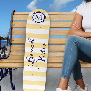 Strand-Vibes Gelb Weiß Gestreift Cooles Monogramm Skateboard