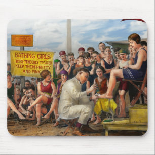 Strand - Zärtlich behandelte Zehen 1922 Mousepad
