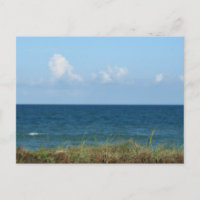 Stranddune mit blauem Wasser und Himmel, Florida