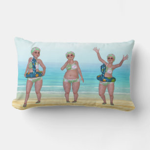Strandkissen mit sonniger Badebekleidung Lendenkissen