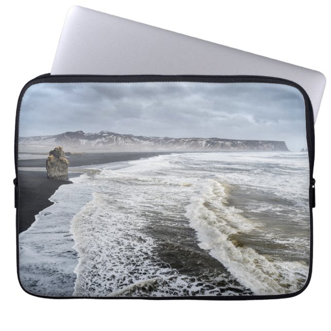 Strandlandschaft im Winter Laptopschutzhülle (Vorderseite)