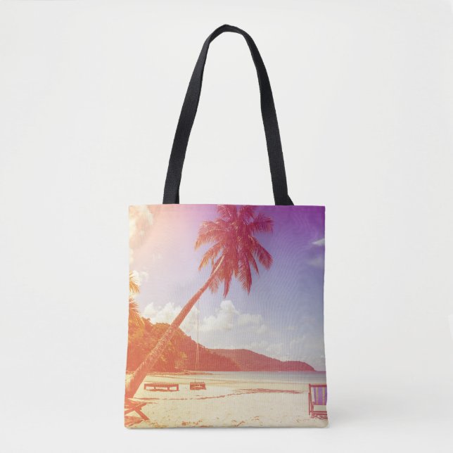 Strandlandschaft, Kokospalmen, Holzbett. Tasche (Vorderseite)