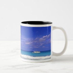 Strandsonnenschirm, Abaco, Bahamas Zweifarbige Tasse