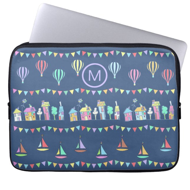 Strandstädtchen Segelboote und Wimpel Monogramm Laptopschutzhülle (Vorderseite)