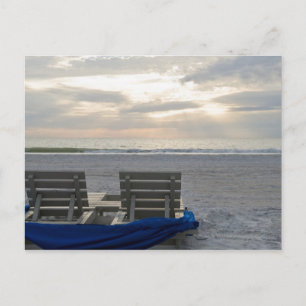 Strandstühle auf Strand St. Peters am Postkarte