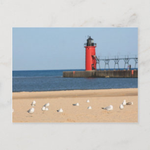 Strandszene mit Möwen und Leuchtturm Postkarte
