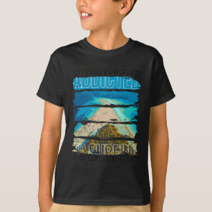 Strandszene - Surfsüchtiger Mann Frau  T-Shirt