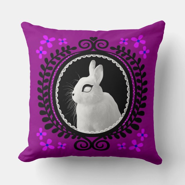 Strange White Bunny: Magenta, Black & Blue Kissen (Vorderseite)