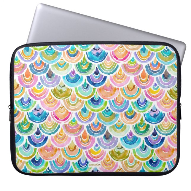 STRANGEBOW Regenbogen-Aquarell-Fisch-Skala Laptopschutzhülle (Vorderseite)