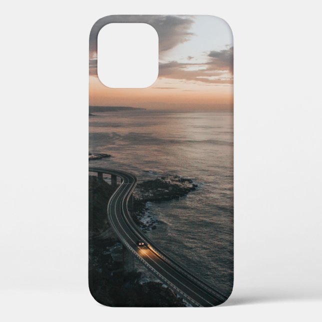 STRASSE AM WASSERKÖRPER Case-Mate iPhone HÜLLE (Rückseite)